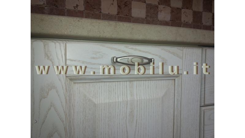 Cucine componibili Lecce e provincia realizzate in legno massello mordenzato noce