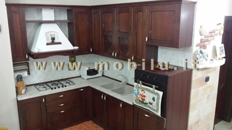 Cucine componibili Lecce e provincia realizzate in legno di frassino laccato bianco con top in quartz