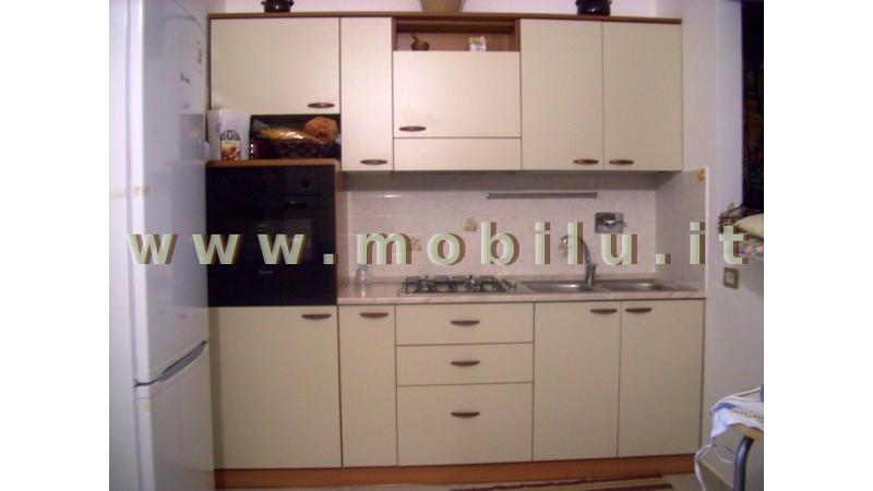Cucine componibili economiche in Lecce e provincia in laminato con finiture panna