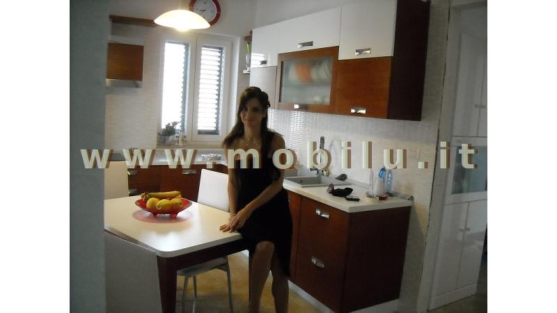 Cucine componibili Lecce e provincia realizzate in listellare di Rovere laccato Teak