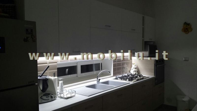 Cucine componibili Lecce e provincia realizzate in frassino decapè grigio